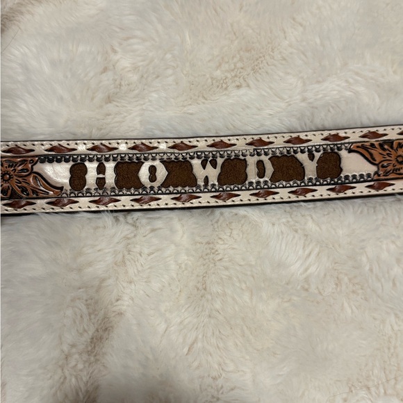 Angel Ranch “Howdy” Belt - Picture 3 of 4